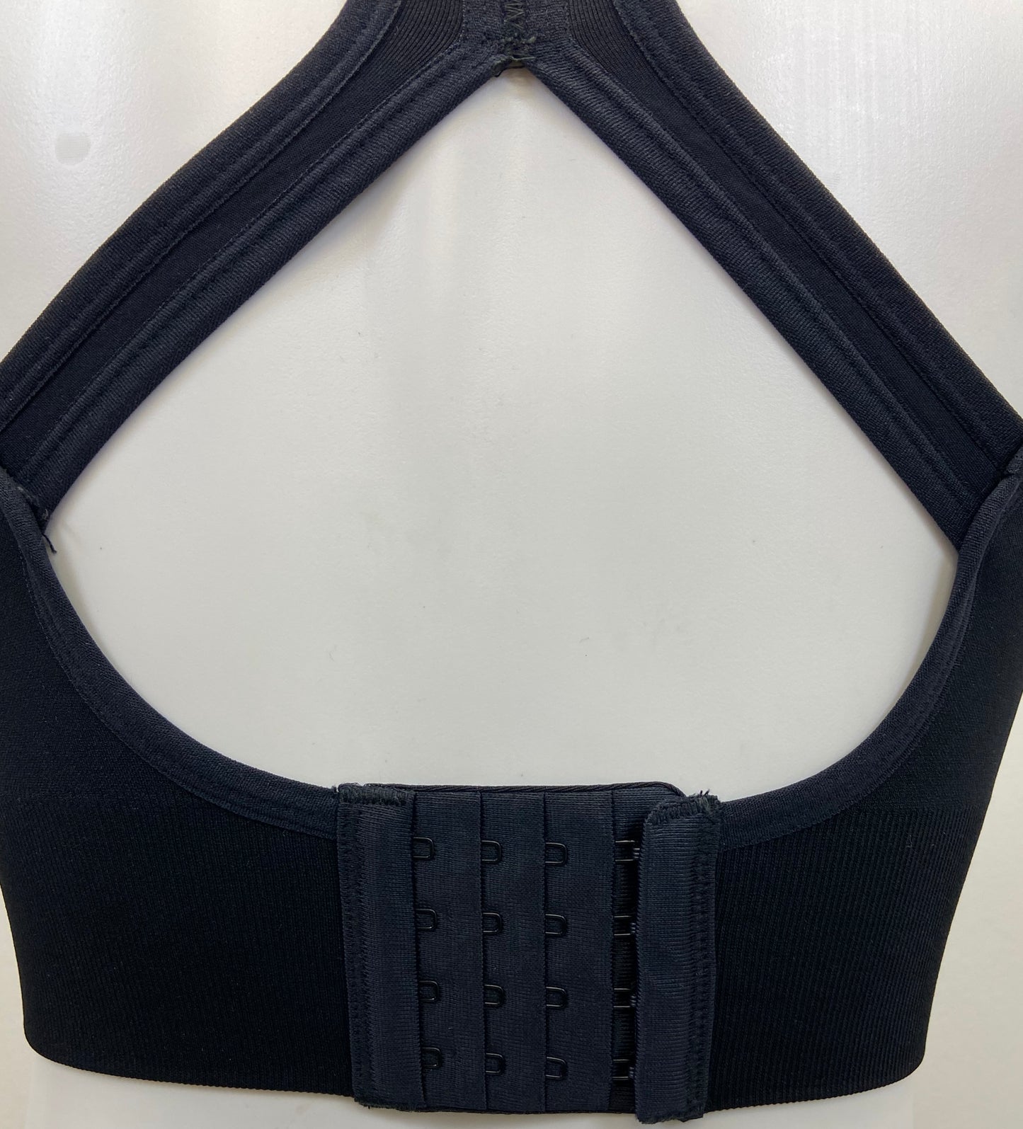 IAMELITE®BLACK HIGH IMPACT / HIGH SUPPORT SPORTS BRA